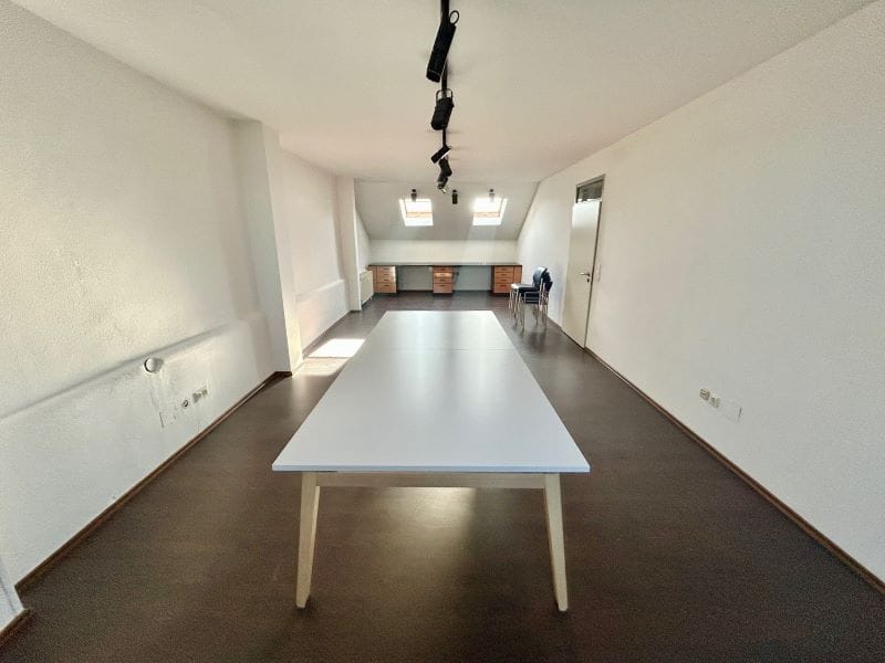 Großer Besprechungsraum