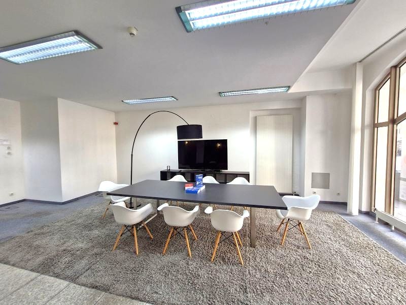 Stilvolle, geräumige und helle Gewerbefläche!