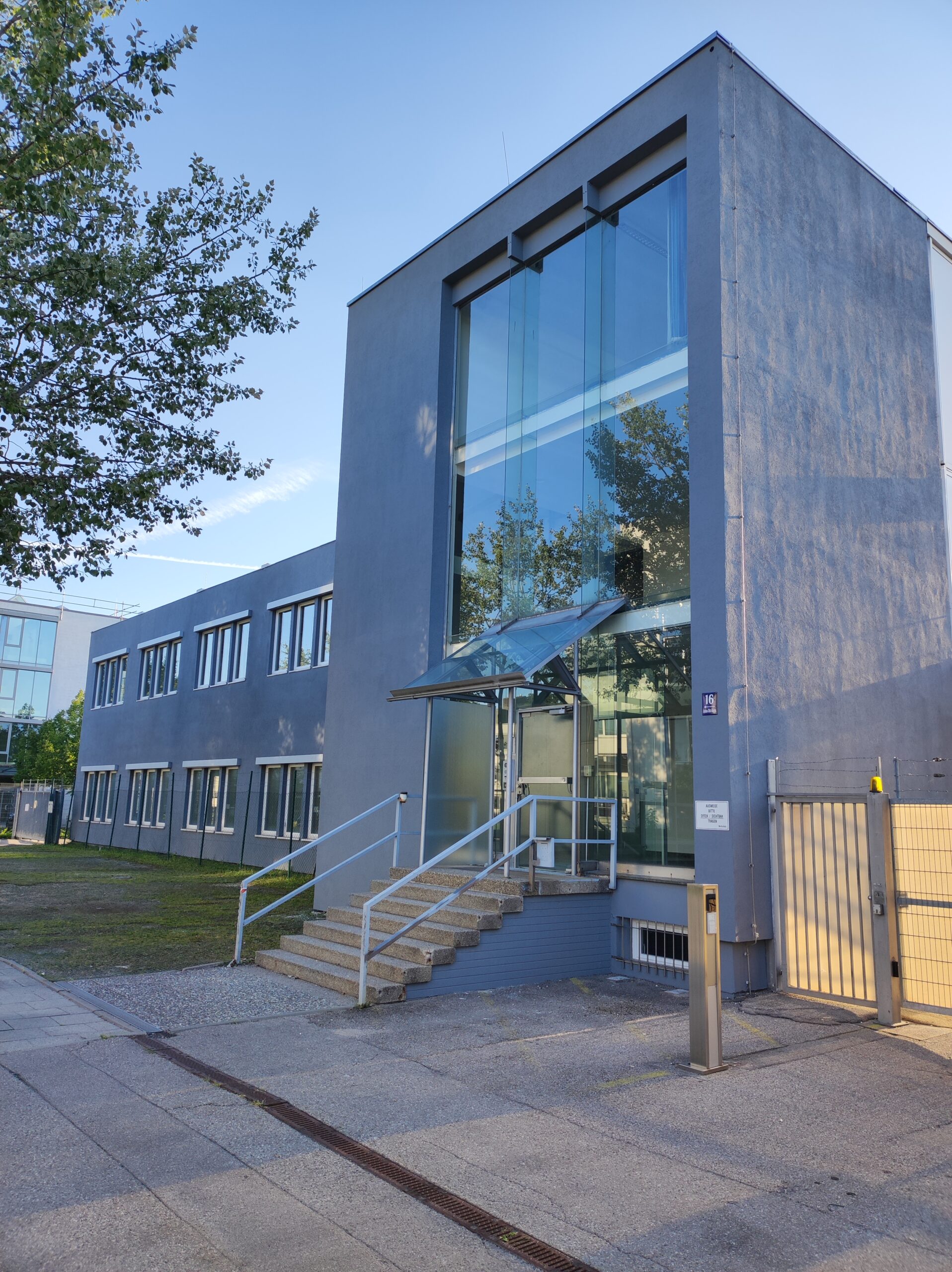 Vielseitige Büroflächen im EURO-Industriepark – Ihr neuer Standort mit Potential