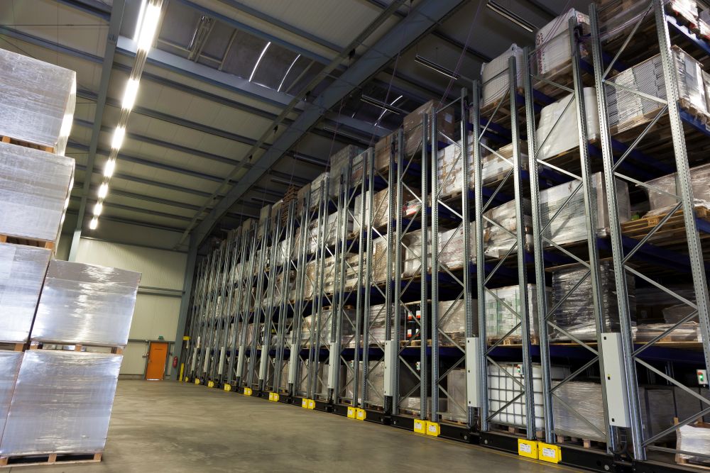 Blick in das Hochregallager