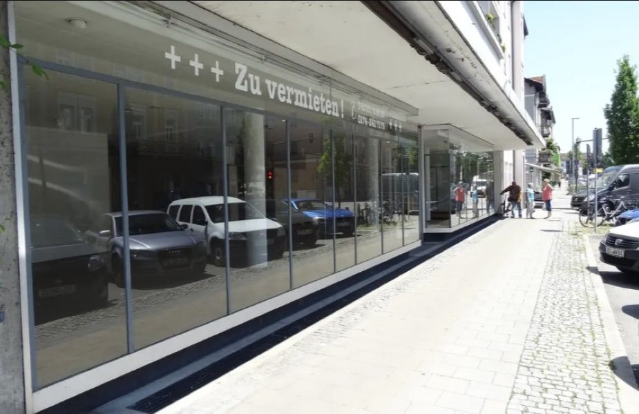 Einzelhandelsfläche mit großzügiger Schaufensterfront